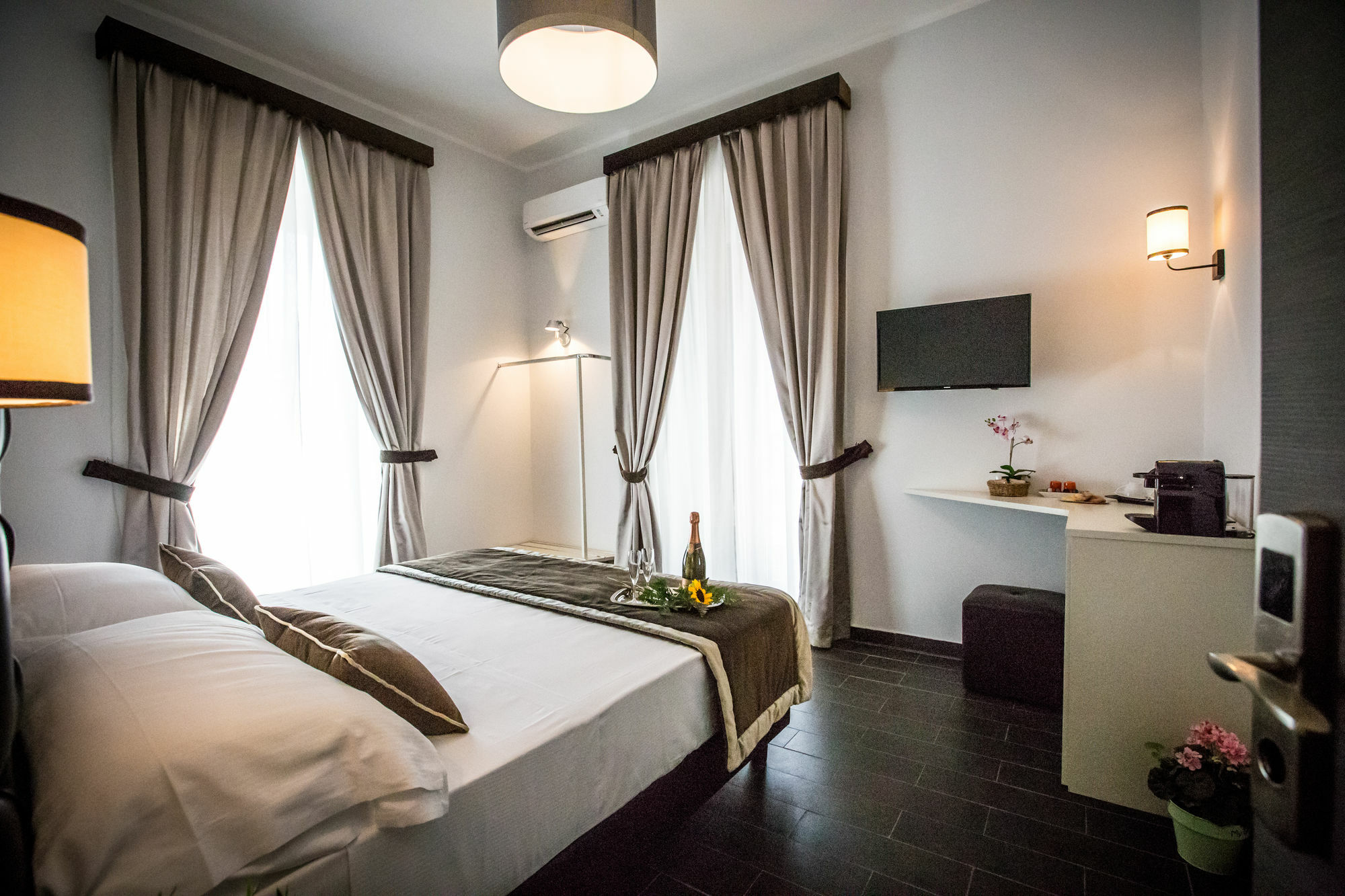 ซานปิเอโตร เลชเชอร์ แอนด์ ลักชัวรี Hotel โรม ภายนอก รูปภาพ